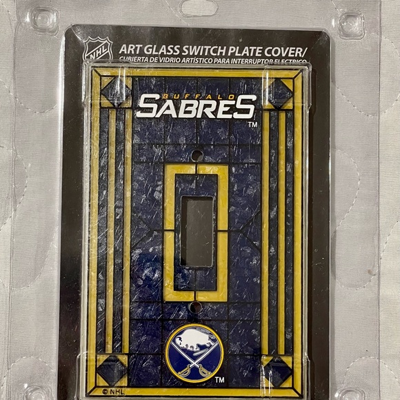 Buffalo Sabres Single Toggle Lightswitch Plate with Team Name and Logo - Picture 4 of 6